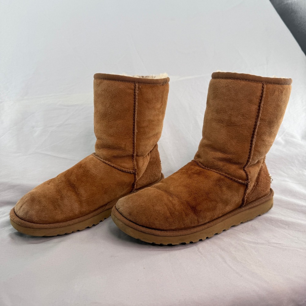 UGG Australia Classic Short 5825 Chestnut Suede Shearling Boots Womens 7 EU 38 - Picture 2 of 9